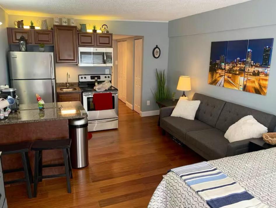 Condo Close To Stadium And Free Parking Knoxville Eksteriør billede